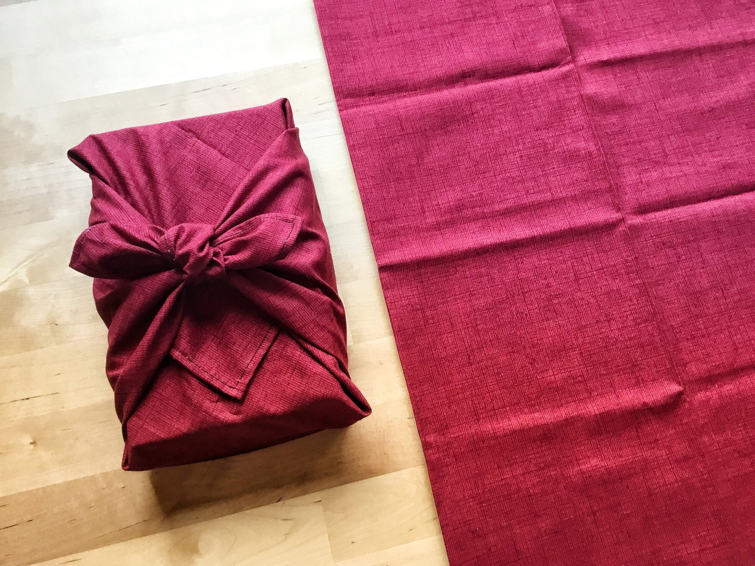 Furoshiki M • tissu rouge élégant