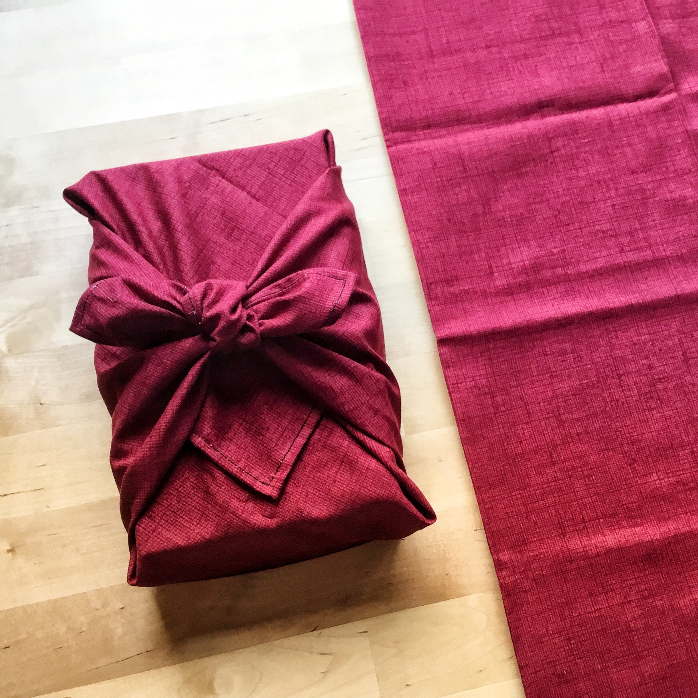 Furoshiki M • tissu rouge élégant – Image 4