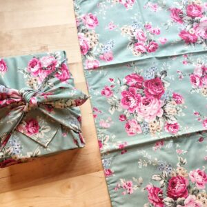 Furoshiki M • tissu roses clair