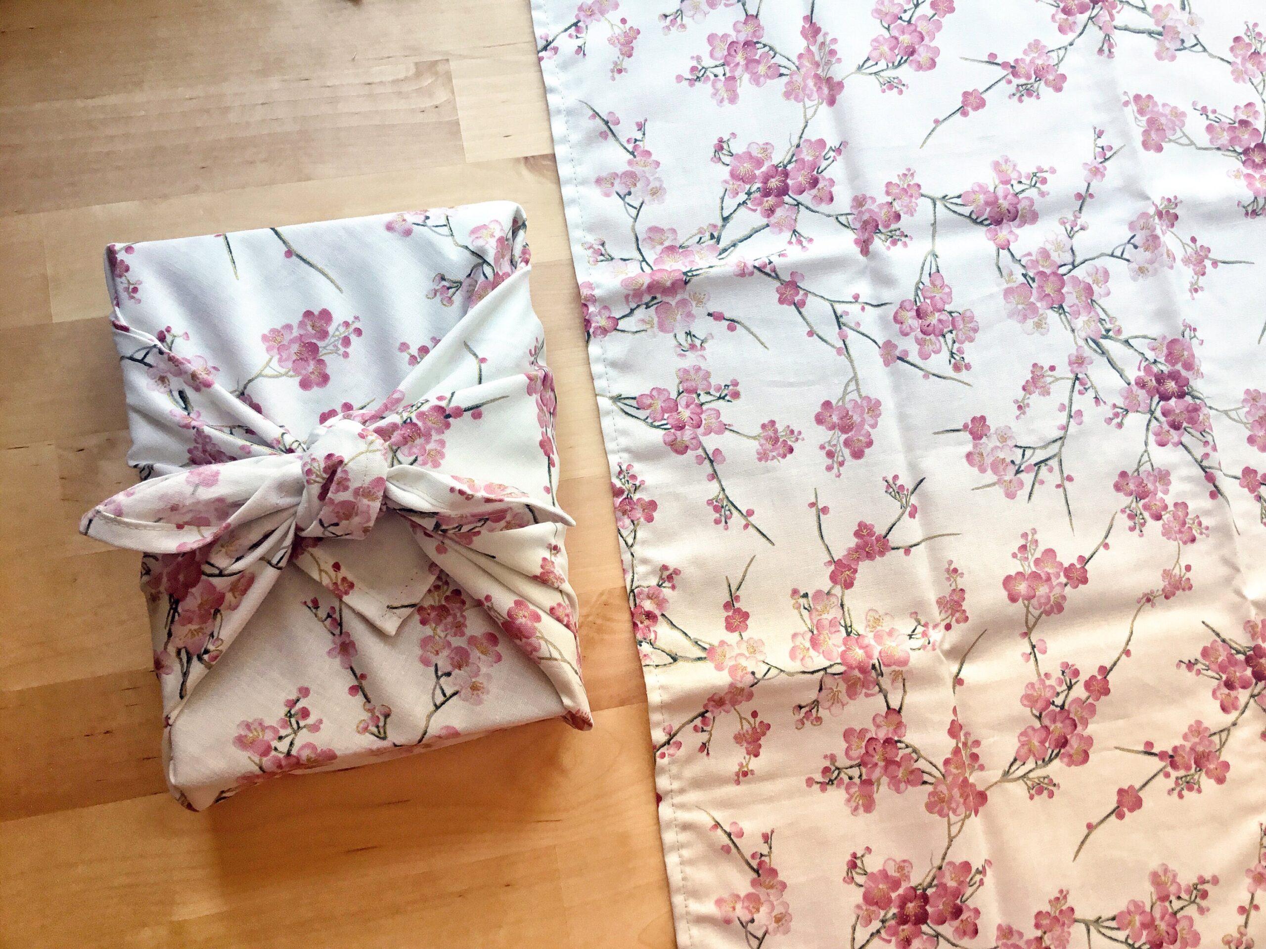 Furoshiki M • tissu japonais prunier rose et doré