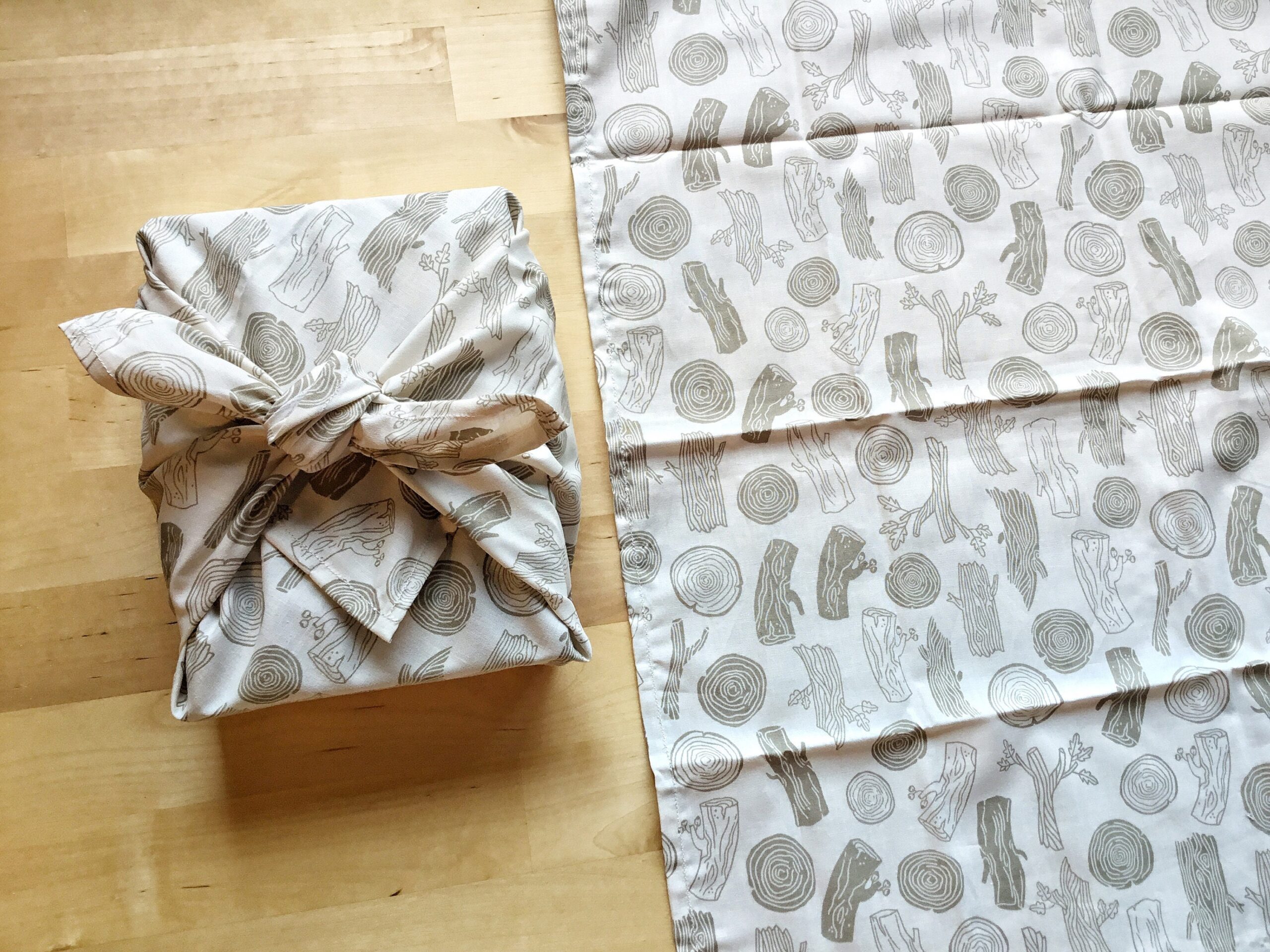 Furoshiki M • tissu rondins de bois