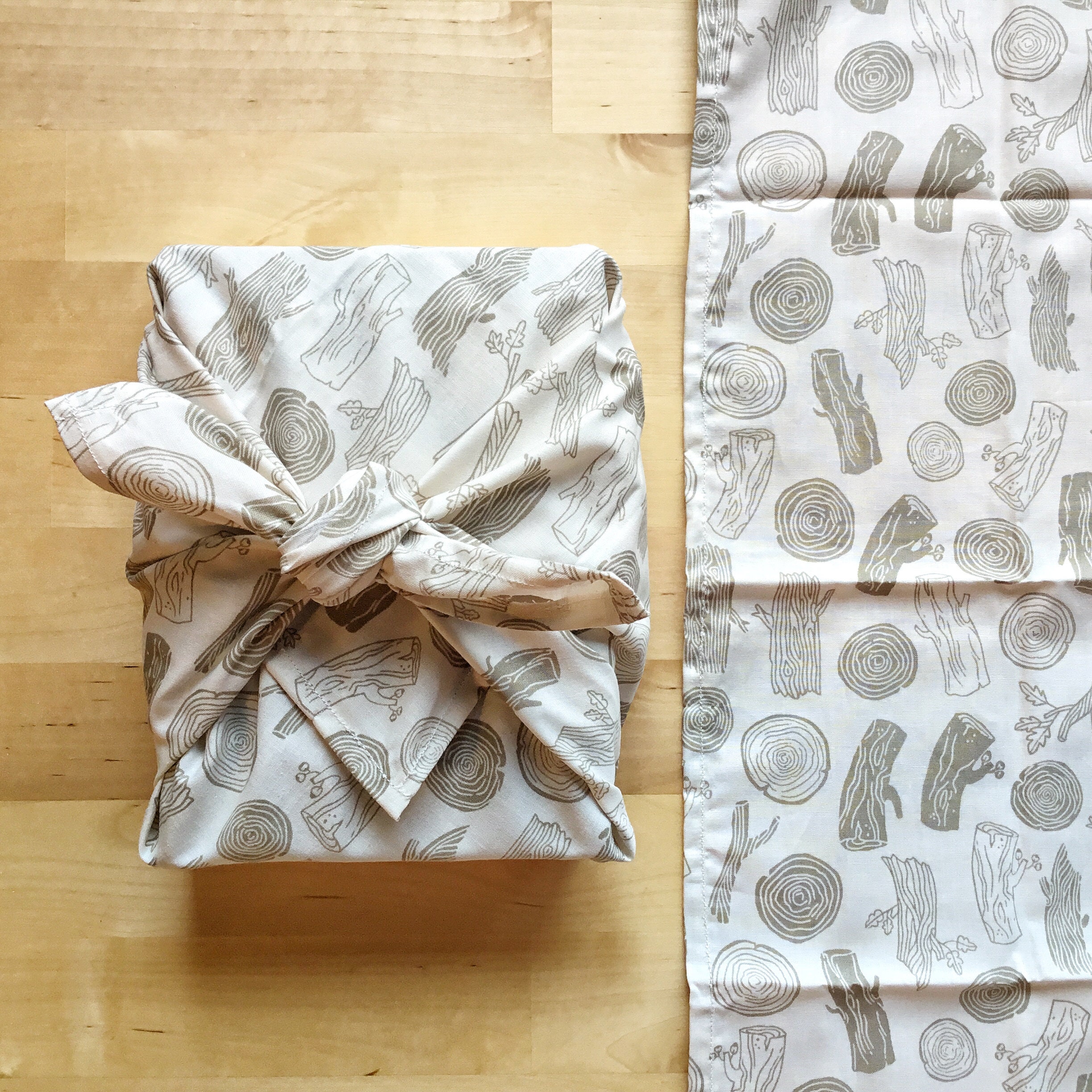 Furoshiki M • tissu rondins de bois – Image 2